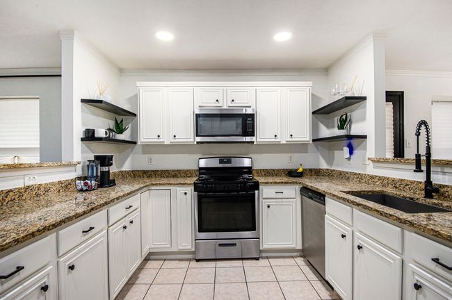 6833 Permian Ln, House other with 4 bedrooms, 3 bathrooms and null parking in Fort Worth TX | Image 6