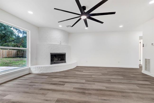 9602 Ballin David Dr, House other with 4 bedrooms, 2 bathrooms and 2 parking in Spring TX | Image 9