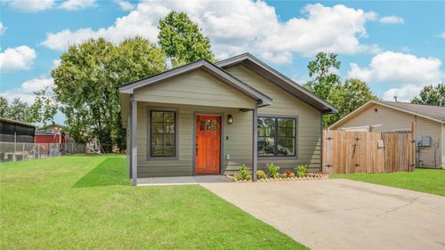 9822 Thorn St, Houston, TX, 77078-3147 | Card Image