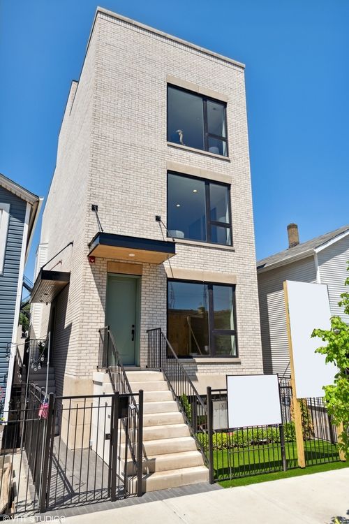 2-450 N Racine Ave, Chicago, IL, 60642-5840 | Card Image