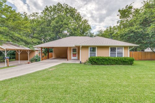 105 Pecan St, Whitesboro, TX, 76273-1819 | Card Image