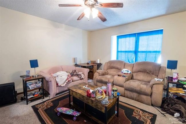 2556 Candlecrest Cir, Condo with 5 bedrooms, 3 bathrooms and null parking in Manhattan KS | Image 4