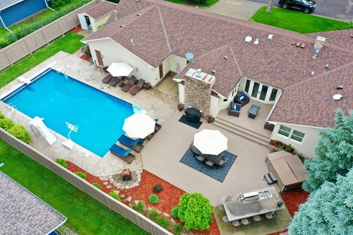 701 E Oak Ave, Olivia, MN, 56277-1573 | Card Image