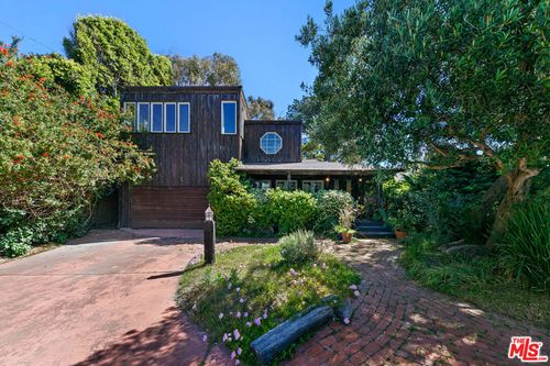 7316 Birdview Ave, Malibu, CA, 90265-4113 | Card Image