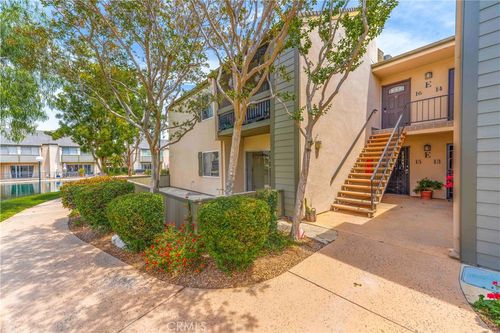 e15-25735 Hogan Dr, Valencia, CA, 91355-2869 | Card Image