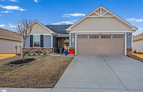 114 Sylvester St, Fountain Inn, SC, 29644-6196 | Card Image