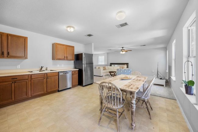 Plenty of cabinet space for staying organized. | Image 11
