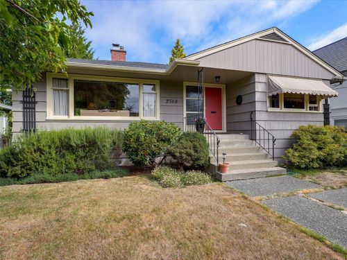 2568 Margate Ave, Victoria, BC, V8S3A4 | Card Image