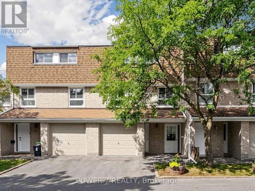 5-77 Rameau Dr, North York, ON, M2H1T6 | Card Image