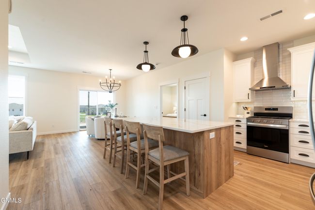 5631 Davies Dr, Townhouse with 3 bedrooms, 2 bathrooms and null parking in Bismarck ND | Image 9