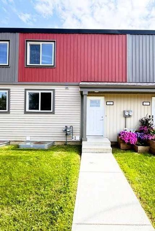 22-608 Main St Nw, Slave Lake, AB, T0G2A1 | Card Image