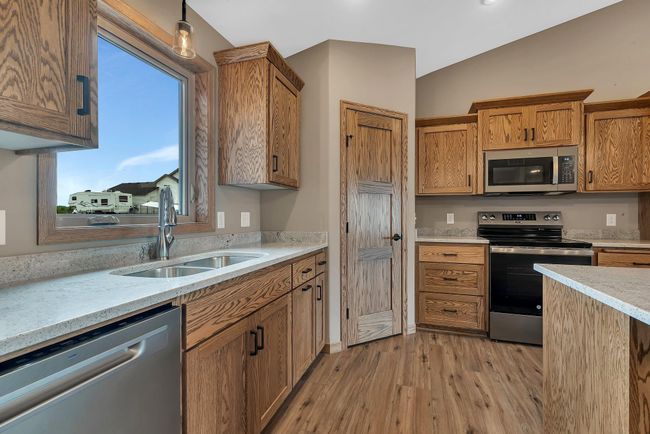 Corner Kitchen Pantry | Image 4