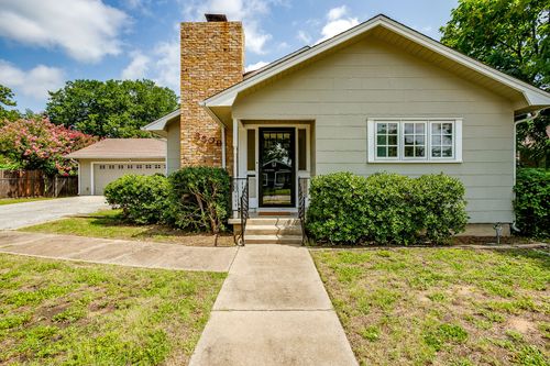 3509 Dalford St, Fort Worth, TX, 76111-4826 | Card Image