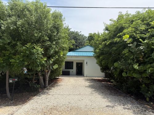 106 S Bay Harbor Dr, Key Largo, FL, 33037-2003 | Card Image