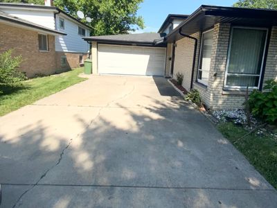 15225 Dante Avenue, House other with 3 bedrooms, 1 bathrooms and 2 parking in Dolton IL | Image 2