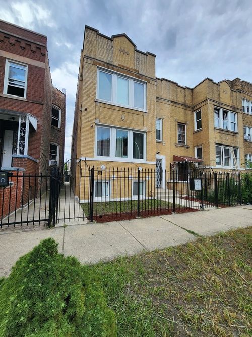 1132 N Lawndale Ave, CHICAGO, IL, 60651-3911 | Card Image