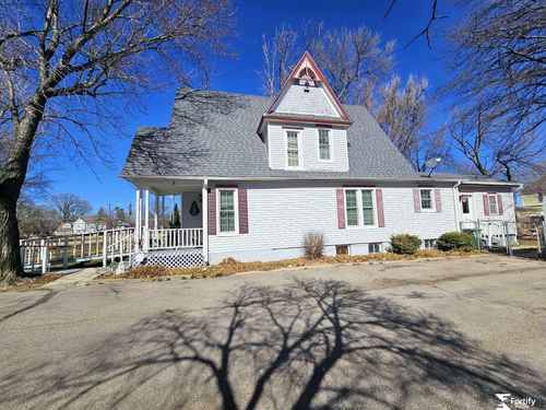 315 N 11th St, Geneva, NE, 68361-1422 | Card Image