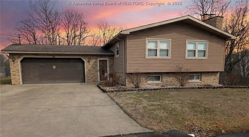 18 James Ct, Parkersburg, WV, 26105-9473 | Card Image