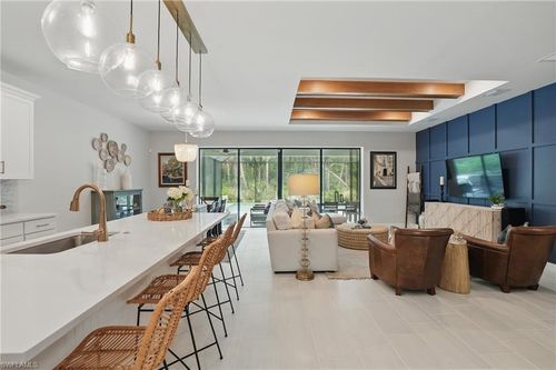 10415 Ventana Ln, NAPLES, FL, 34120-2497 | Card Image