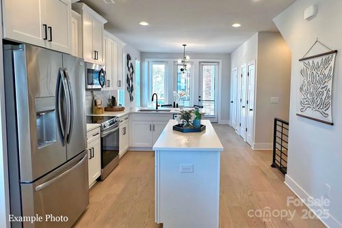 26-1013 Northend Dr, Charlotte, NC, 28206-5034 | Card Image