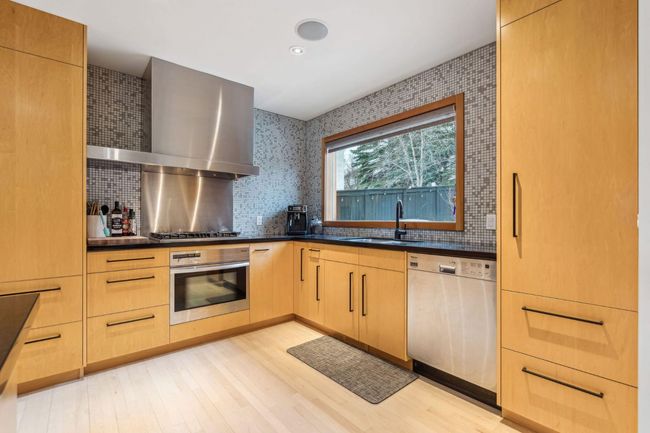 47 Patterson Dr Sw, House other with 4 bedrooms, 4 bathrooms and 5 parking in Calgary AB | Image 12
