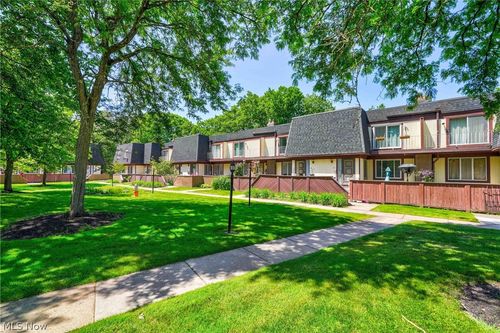 26-6462 State Rd, Parma, OH, 44134-7712 | Card Image