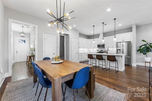 5207 Valley Stream Rd, Charlotte, NC, 28209-3557 | Card Image