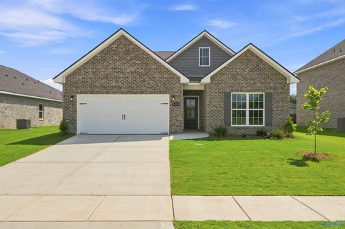 105 Berry Blossom Dr, Toney, AL, 35773-4200 | Card Image