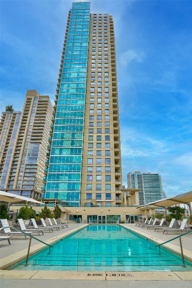APT-1301 - 300 Bowie St, Condo with 2 bedrooms, 2 bathrooms and 2 parking in Austin TX | Image 40