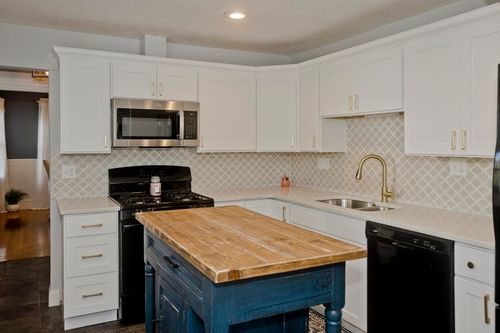 34 Homestead Blvd, Longmeadow, MA, 01106-3015 | Card Image