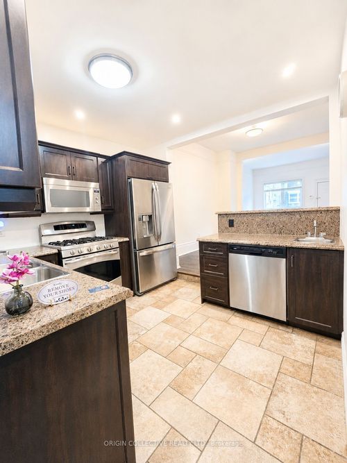 43 Carr St, Toronto, ON, M5T1B6 | Card Image