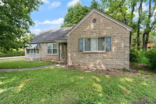 2705 Charlestown Rd, New Albany, IN, 47150-1911 | Card Image