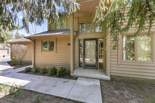 20 Dorset Ct, Beachwood, OH, 44122-7589 | Card Image