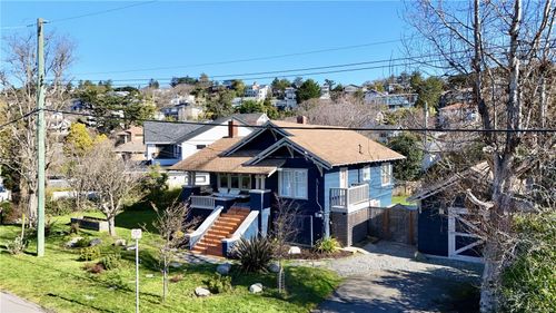 2064 Quimper St, Victoria, BC, V8S2H6 | Card Image