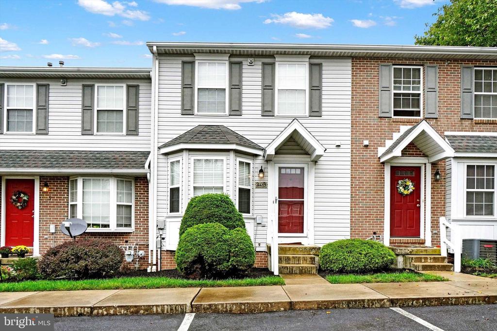 Cherry St, Red Lion, PA 17356
