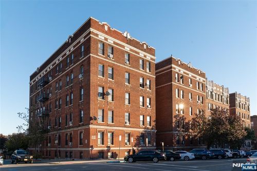 7612 Park Ave, North Bergen, NJ, 07047-5834 | Card Image