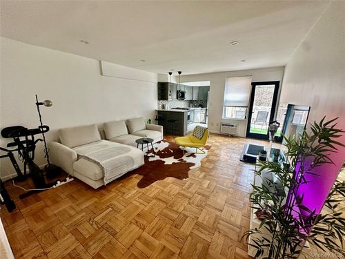 apt-6j-250 N Broadway, Yonkers, NY, 10701-2636 | Card Image