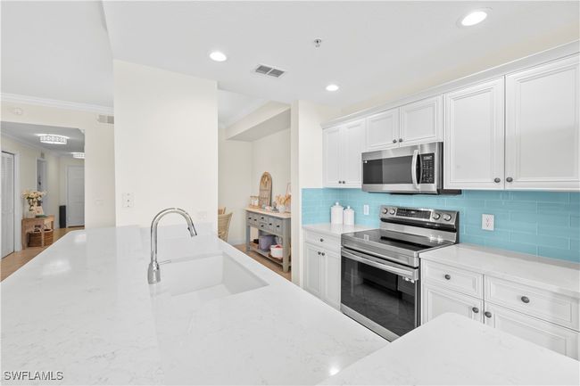 APT-1014 - 8470 Kingbird Loop, Condo with 2 bedrooms, 2 bathrooms and null parking in ESTERO FL | Image 19