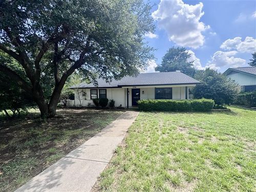 2126 Huntington Dr, Arlington, TX, 76010-7632 | Card Image