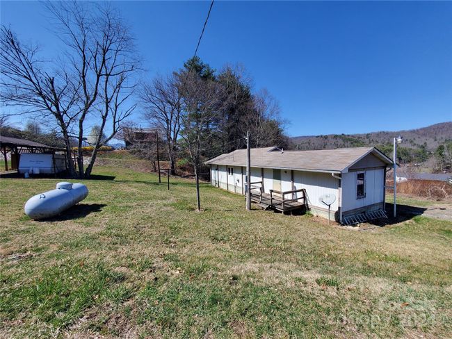 57 Paul Ridge Rd, House other with 3 bedrooms, 1 bathrooms and null parking in Newland NC | Image 17