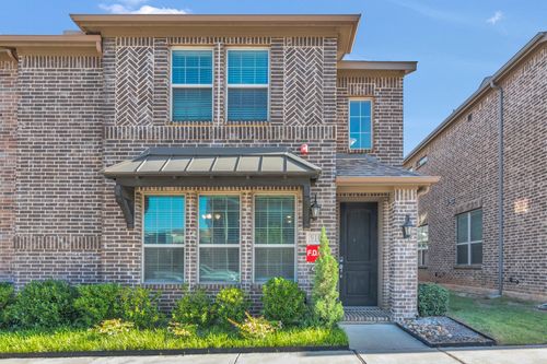 910 Estelle Dr, Euless, TX, 76040-4540 | Card Image