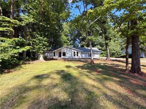 3255 Parrish Rd, Winston Salem, NC, 27105-6928 | Card Image