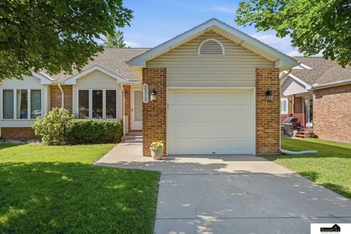 16-2515 Hollyhock Cir, Lincoln, NE, 68521-4709 | Card Image