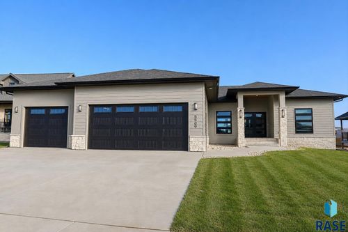 5509 E Morningside Cir, Sioux Falls, SD, 57110-7153 | Card Image