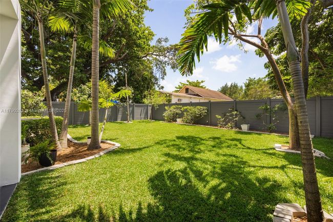 3648 Oak Ave, House other with 3 bedrooms, 3 bathrooms and null parking in Coconut Grove FL | Image 5