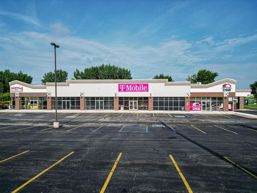 102-1810 4th St Sw, Waverly, IA, 50677-4389 | Card Image