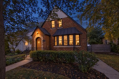 2322 S 57th St, WEST ALLIS, WI, 53219-2214 | Card Image