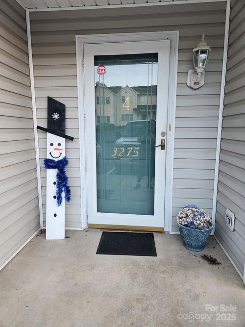 3275 White Oak Ct, Claremont, NC, 28610-8669 | Card Image