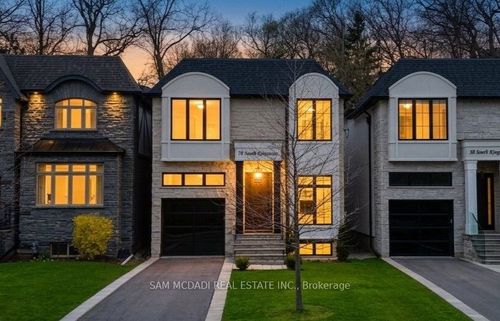 78 S Kingsway, Toronto, ON, M6S3T3 | Card Image