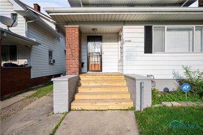 4142 Thornton Avenue, House other with 3 bedrooms, 1 bathrooms and 2 parking in Toledo OH | Image 3